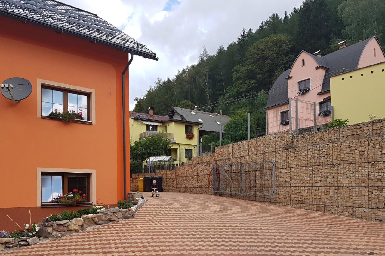 Apartments Kalyn Svoboda nad Upou Bagian luar foto